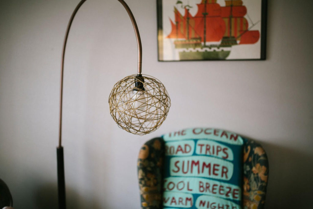 Are you looking for decorating ideas with an eclectic flair? I've asked a friend of mine to share her home with us today. You will LOVE her style!