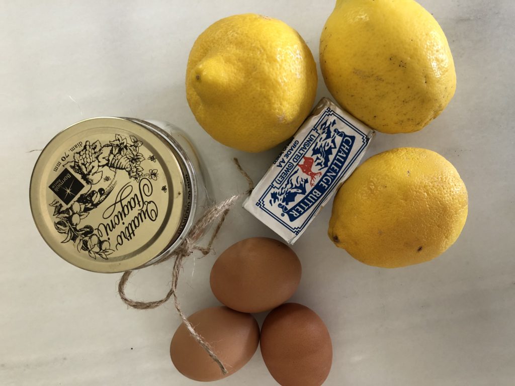 My love for the color yellow and all things Summer continues! Here is a simple and DELICIOUS recipe for Lemon Curd! Yummmmm...