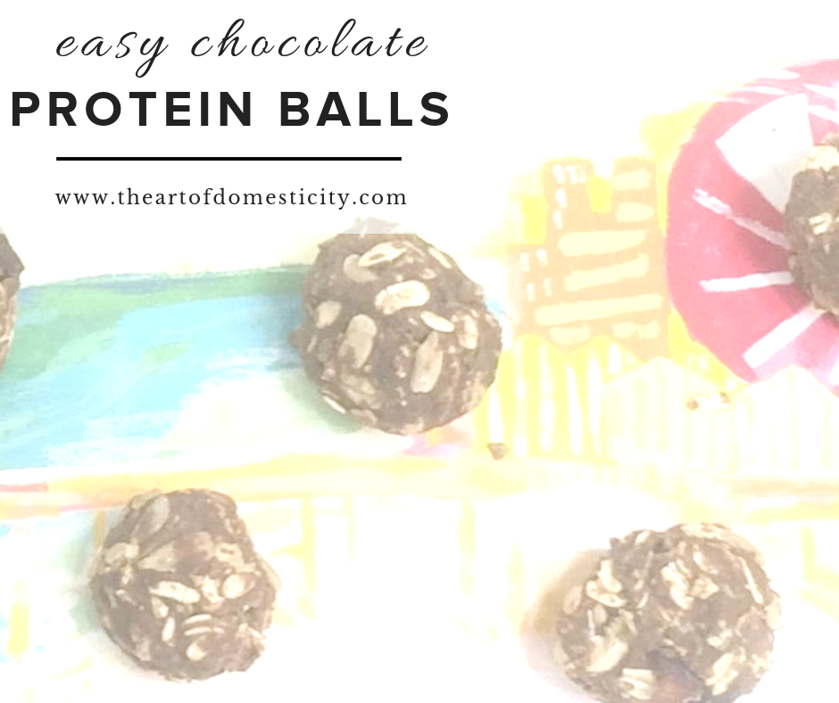 Are you looking for a quick, easy AND healthy snack for you or the kids??? Look no further than our fabulous recipe for easy chocolate protein balls!! 