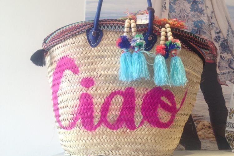 This is the perfect summertime beach bag!